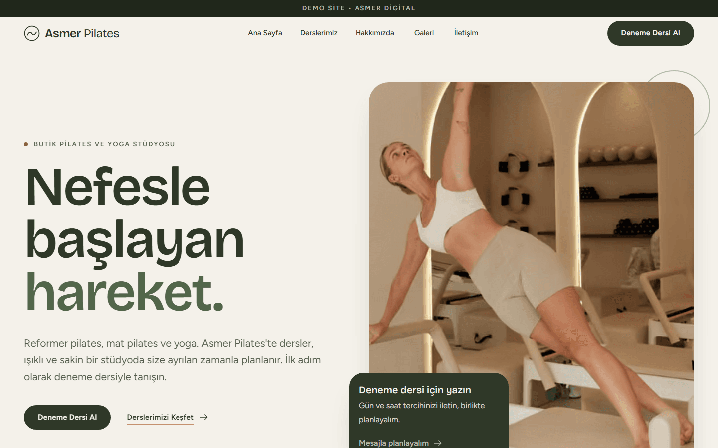Asmer Pilates demo sitesinin ana sayfası: açık zeminde kalın başlık, kemerli stüdyoda reformer üzerinde egzersiz yapan bir kişi ve Deneme Dersi Al butonu